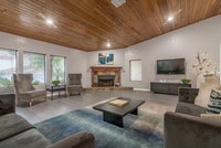 Bernardo Crest - Bernardo Crest Apartamentos in San Diego, California