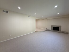 2716 Ridgepine Dr in Montrose, CA - Building Photo - Building Photo