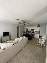 904 Pondview Ct, Unit 904 B in Kissimmee, FL - Building Photo - Building Photo