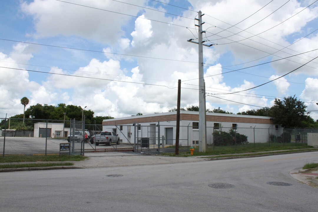 517 Hughlett Ave in Cocoa, FL - Building Photo