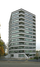 Royal Albert Towers in New Westminster, BC - Building Photo - Primary Photo