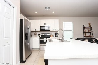 15026 Wildflower Cir in Naples, FL - Building Photo - Building Photo