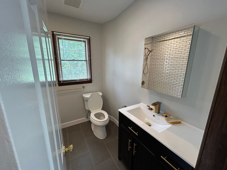 71 Aqueduct Ave in Midland Park, NJ - Building Photo
