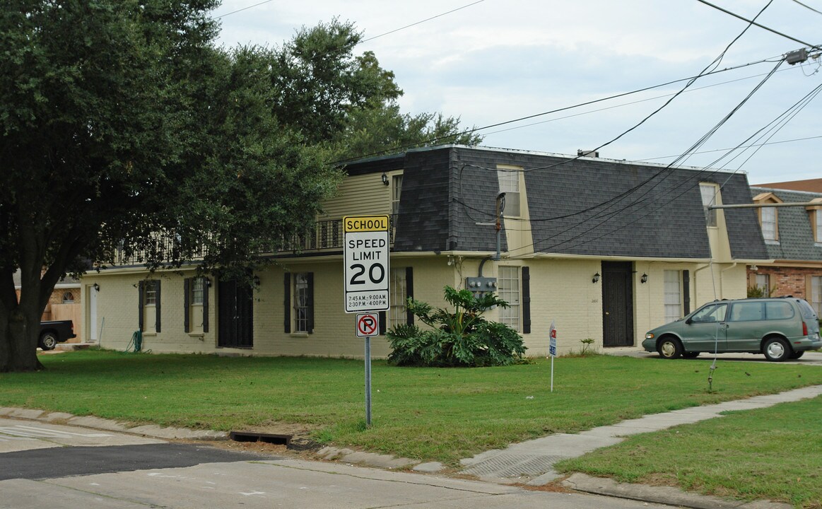 2800 Harvard Ave in Metairie, LA - Foto de edificio