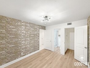 1820 Hornblend St in San Diego, CA - Building Photo - Building Photo