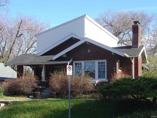 119 S Bryan Ave