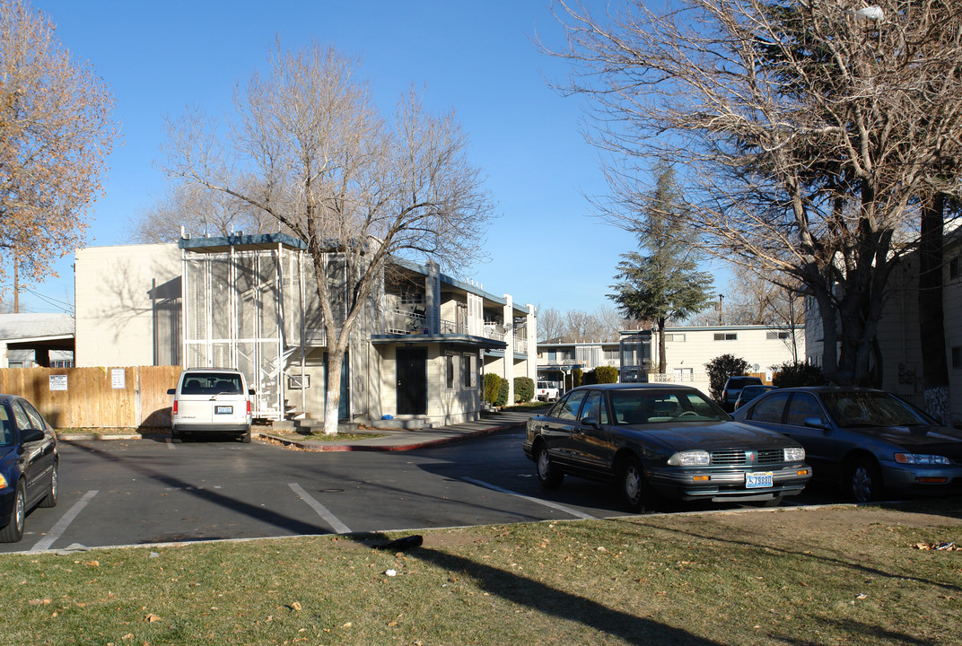 Sierra Grove Apartments in Reno, NV - Building Photo