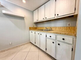 1821 Fairview Villas Dr, Unit 2 in West Palm Beach, FL - Building Photo