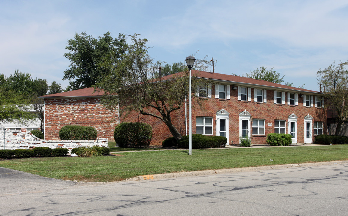 Janet Circle in Columbus, OH - Building Photo