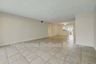 14750 Beach Blvd in Jacksonville Beach, FL - Building Photo - Building Photo