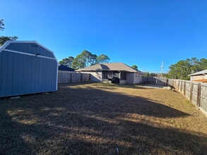 6661 Water St in Navarre, FL - Foto de edificio - Building Photo