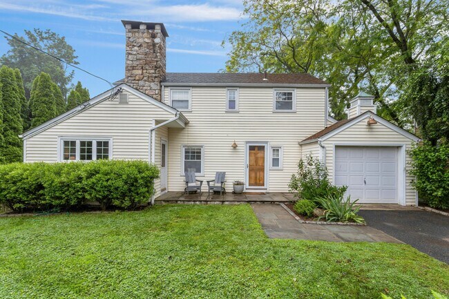 property at 10 Garden City Rd