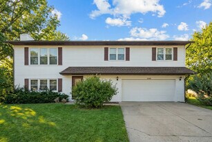 1245 Michelle Ct in Iowa City, IA - Building Photo