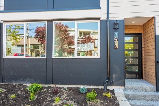 1567 NW 63rd St in Seattle, WA - Building Photo - Building Photo