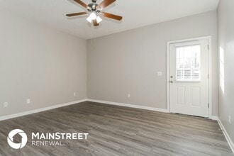 8132 Hilsdale Rd in Jacksonville, FL - Building Photo - Building Photo