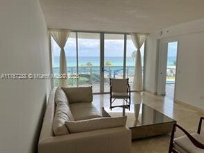 17555 Collins Ave, Unit # 406 in Sunny Isles Beach, FL - Foto de edificio - Building Photo