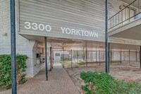 3300 Yorktown St, Unit 14 in Houston, TX - Building Photo - Building Photo