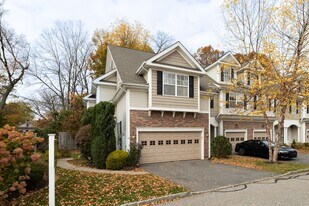 49 Park Pl Cir in West Hartford, CT - Building Photo