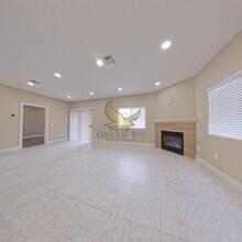 8725 W Flamingo Rd in Las Vegas, NV - Building Photo - Building Photo