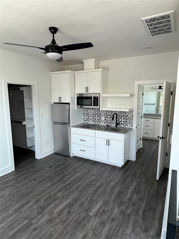 property at 7603 Carver Ave