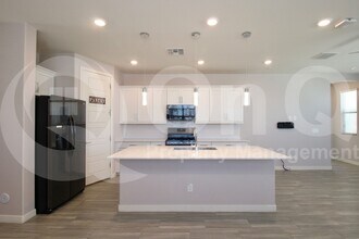678 N Bay Dr in Gilbert, AZ - Building Photo - Building Photo
