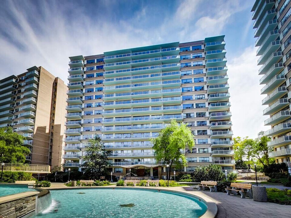 Brentwood Towers in Toronto, ON - Building Photo