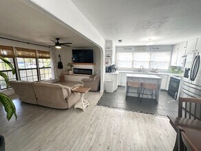 1505 Douglas Dr in Odessa, TX - Foto de edificio - Building Photo