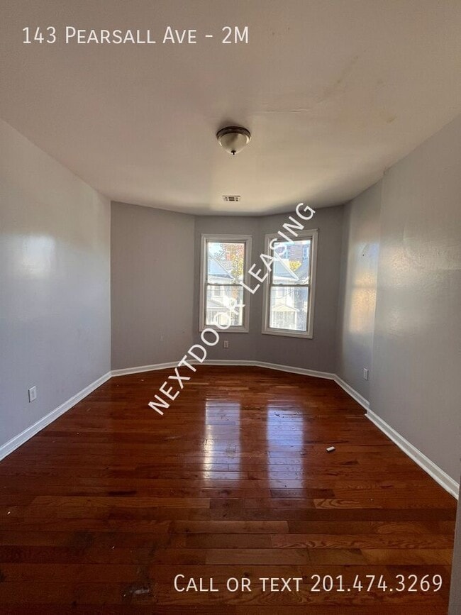 143 Pearsall Ave in Jersey City, NJ - Building Photo - Building Photo