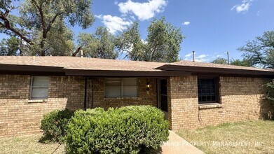 2217 26th St in Lubbock, TX - Foto de edificio - Building Photo