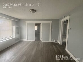 2069 W 98th St in Cleveland, OH - Building Photo - Building Photo