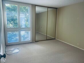 651 Port Dr, Unit 203 in San Mateo, CA - Building Photo - Building Photo