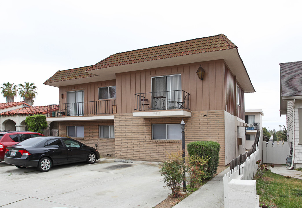 De Vorak Villa in San Diego, CA - Building Photo