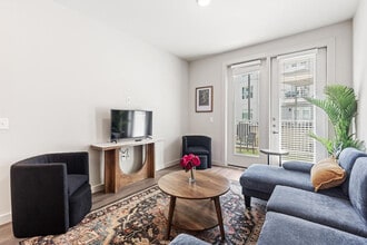 5820 1/2 Cameron Rd in Austin, TX - Building Photo - Building Photo