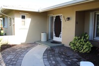 556 96th Ave N in Naples, FL - Foto de edificio - Building Photo