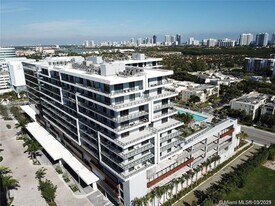 2960 NE 207th St in Aventura, FL - Building Photo