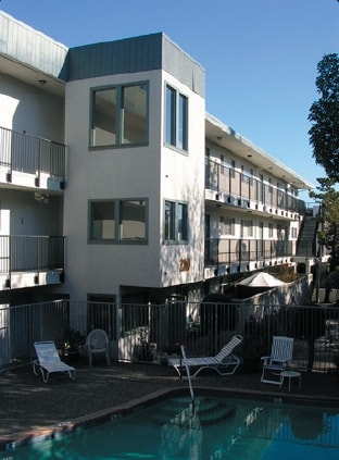 210 Lower Via Casitas in Greenbrae, CA - Foto de edificio - Building Photo