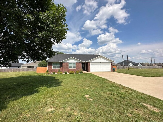 4855 SW Regional Airport Blvd in Bentonville, AR - Foto de edificio - Building Photo