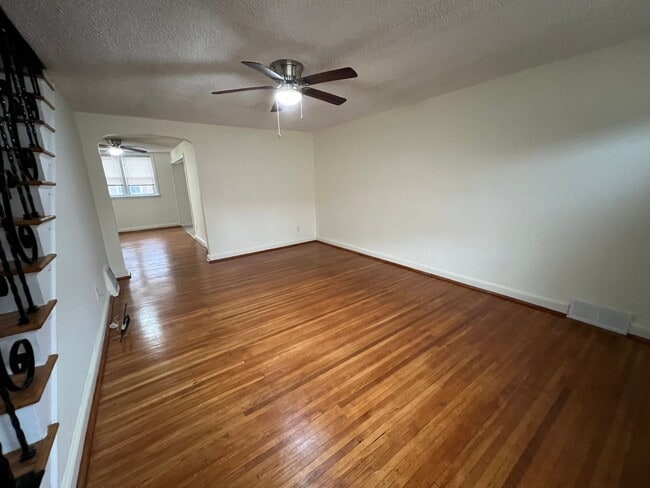 property at 235 W Wyncliffe Ave