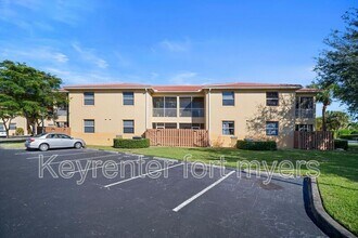 4241 Bellasol Cir in Ft. Myers, FL - Building Photo - Building Photo