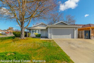 15046 Cambridge Dr in Lathrop, CA - Building Photo