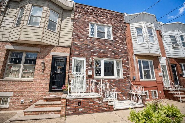 property at 143 W Ritner St