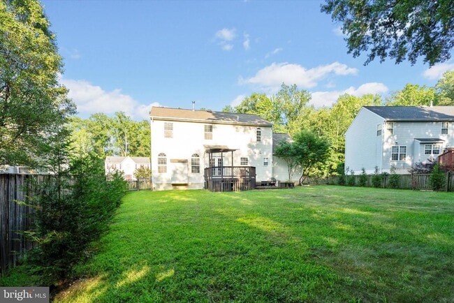 2230 Community Dr in Waldorf, MD - Foto de edificio - Building Photo
