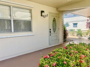 690 Saxony Way in Delray Beach, FL - Building Photo - Building Photo