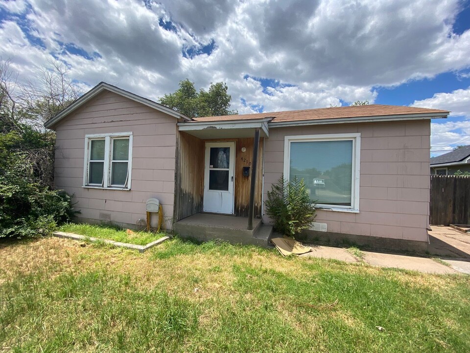 4210 S Jackson St in Amarillo, TX - Foto de edificio