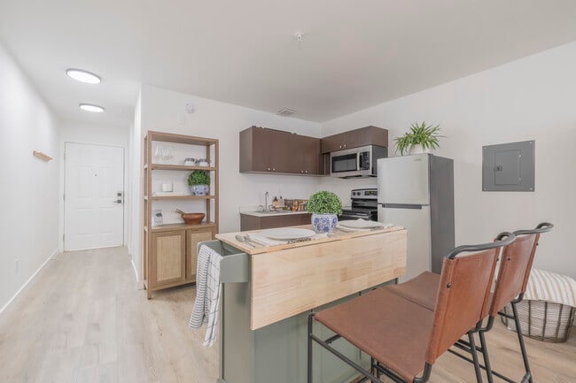 The Varsity North in Centralia, WA - Building Photo - Interior Photo