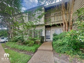 2100 Tanglewilde St, Unit 747 in Houston, TX - Building Photo
