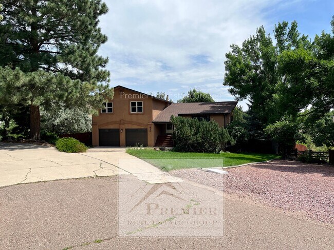 410 Silver Spring Cir in Colorado Springs, CO - Building Photo - Building Photo