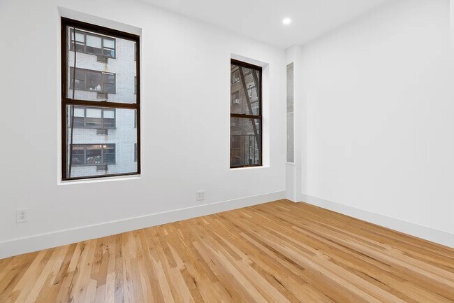 238 E 58th St in New York, NY - Building Photo - Building Photo