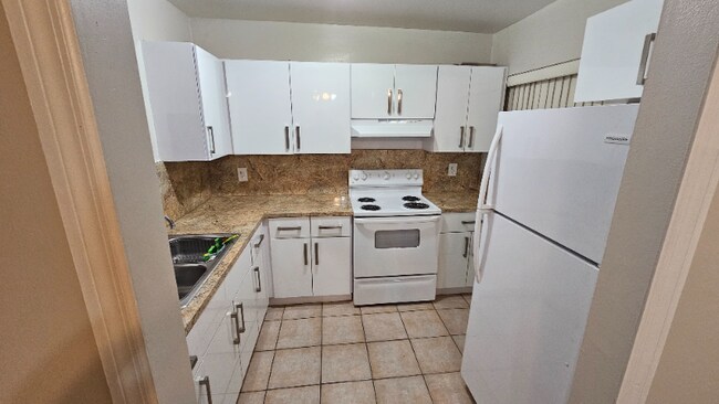 property at 1035 W 77th St