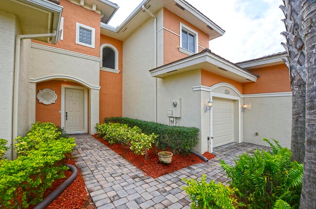 property at 2553 Langrove Ln SW